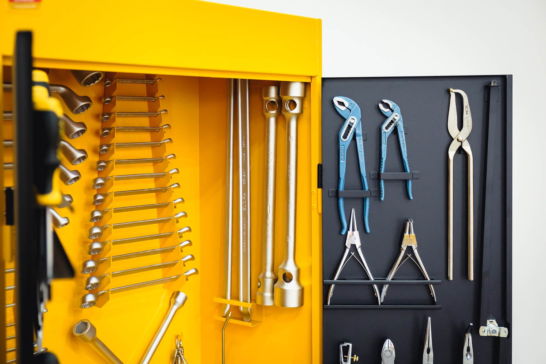 Safe storage of tools in the ELORA tool cabinet