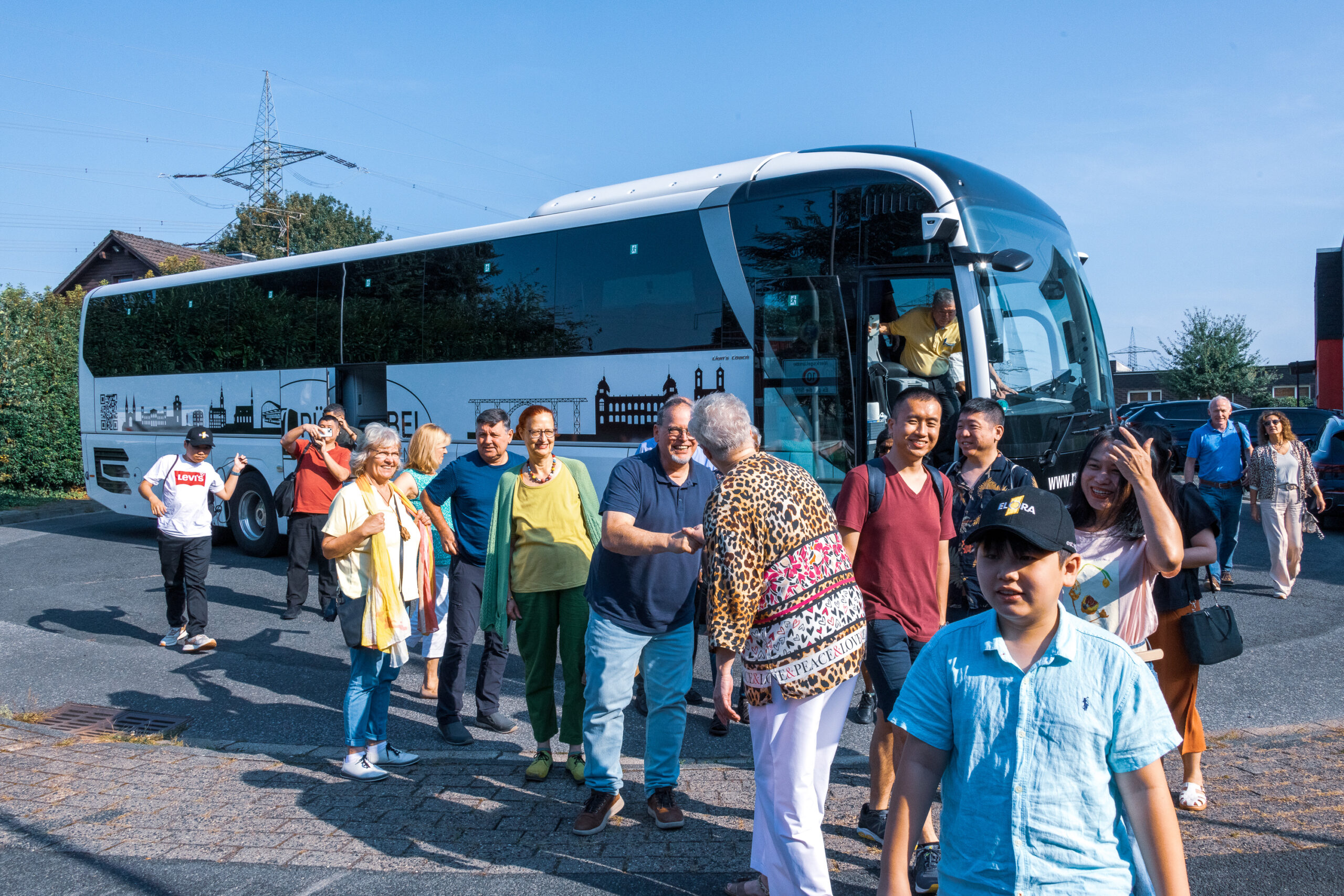 100 Jahre ELORA - Shuttlebus zur Firmenbesichtigung